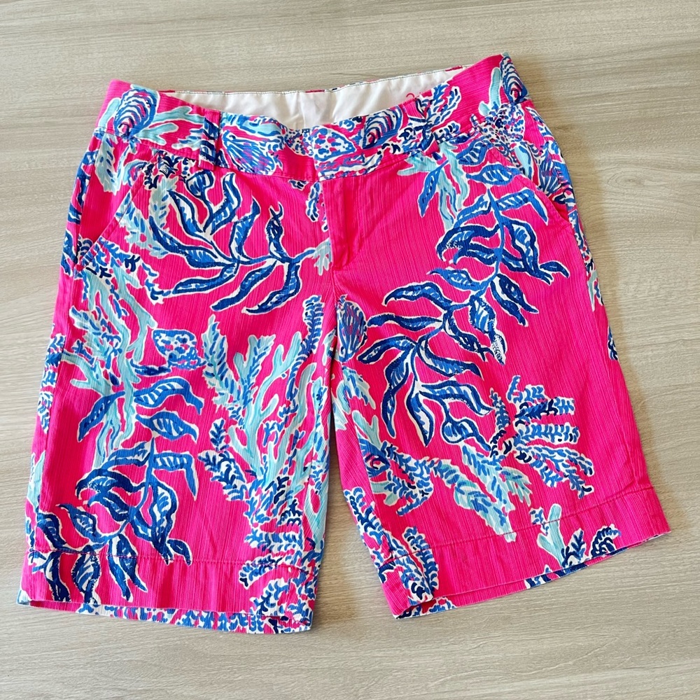 Lilly Pulitzer The Chipper Short Women’s Size 2 Floral Coral.
